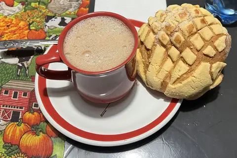 Lola’s Cakes Sweets and Snacks photo 4